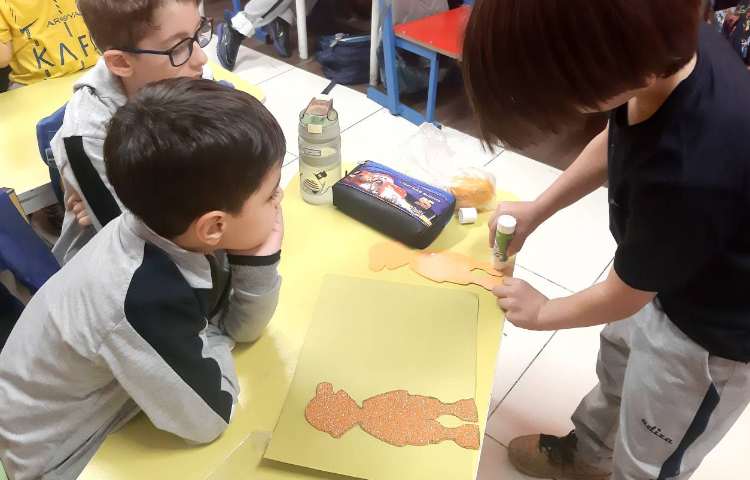 تقویت مهارت دست ورزی Making my body