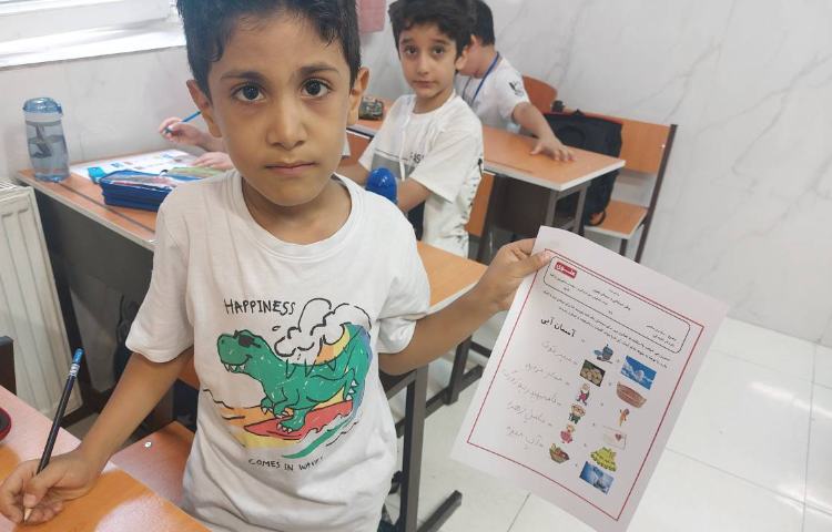 تقویت مهارت های املا نویسی با هدف تقویت دقت و تمرکز، تقویت هماهنگی بین چشم و دست در کلاس اجرا شد 3