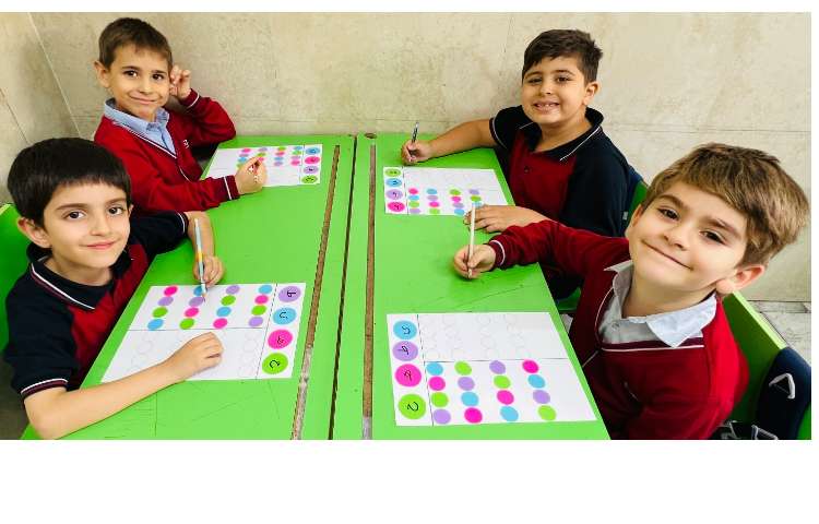 تلفیقی فارسی و ریاضی: بازسازی الگوی رنگی با استفاده از لوحه ها 3