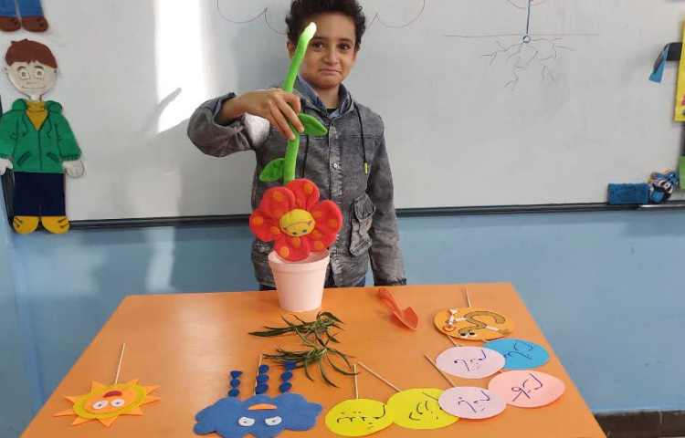 تلفیق دنیای گیاهان با درس فارسی( می) کاری همراه با شعر و قصه 2