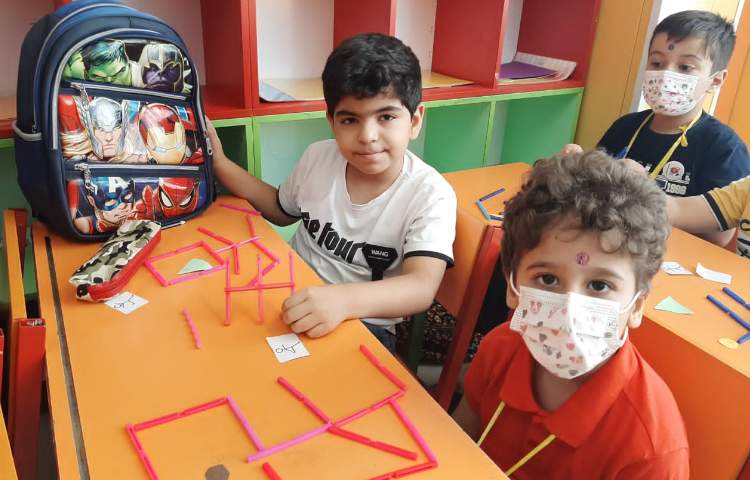 : تلفیق علوم و ریاضی(آشنایی با حیوانات اهلی و وحشی و اشکال هندسی)،پیروی از دستورات