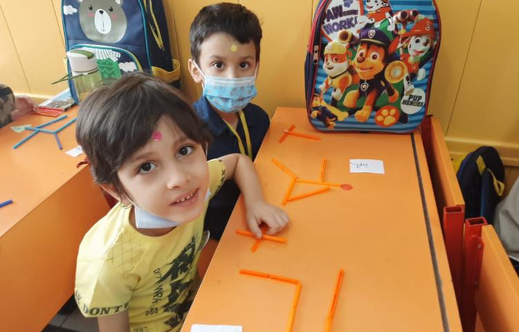 : تلفیق علوم و ریاضی(آشنایی با حیوانات اهلی و وحشی و اشکال هندسی)،پیروی از دستورات 8