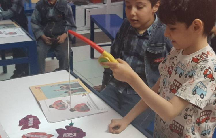 :تلفیق علوم و فارسی در آزمایشگاه با ماهیگیری 2