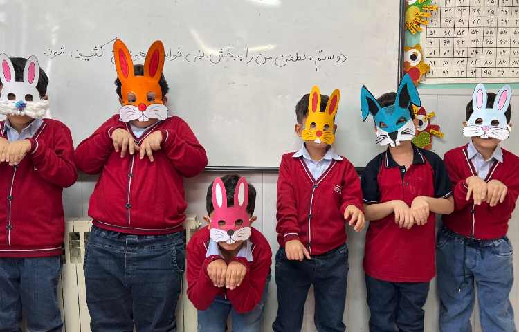 تلفیق فارسی و قرآن، آموزش تنوین به صورت بازی و دست ورزی