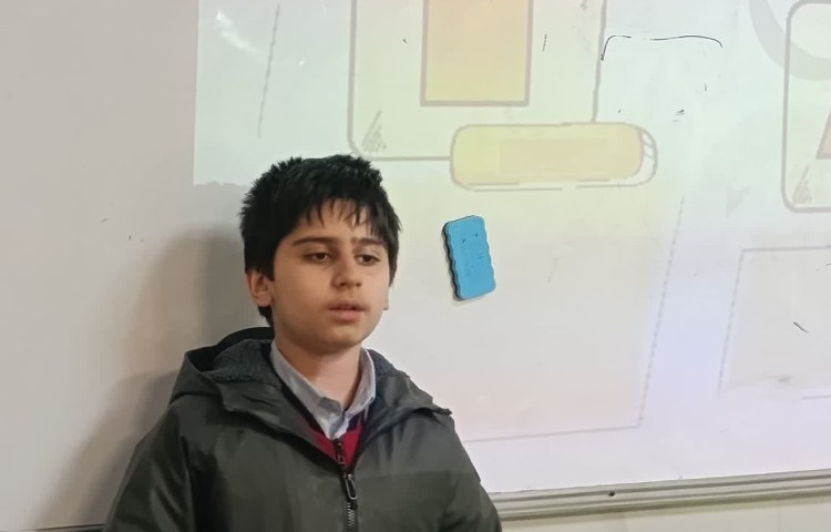 تمرین ارائه ی کلاسی درباره‌ی quadrilaterals در زنگ Math 4