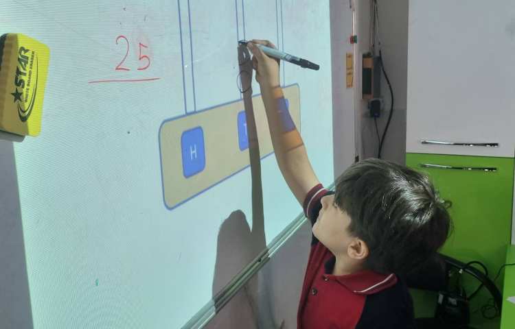 تمرین ارزش مکانی اعداد سه رقمی-زنگ Math 3