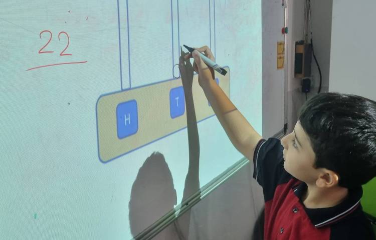 تمرین ارزش مکانی اعداد سه رقمی-زنگ Math