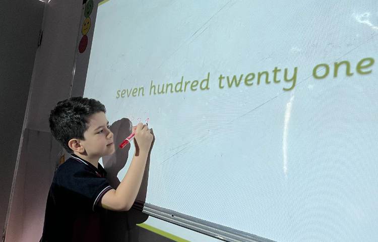 تمرین ارزش مکانی و خواندنِ اعداد سه رقمی-زنگ Math 3