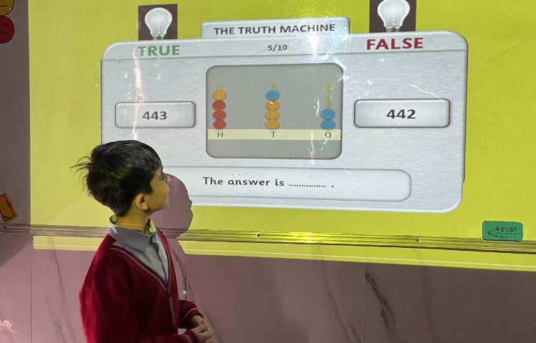 تمرین ارزش مکانی و خواندنِ اعداد سه رقمی-زنگ Math