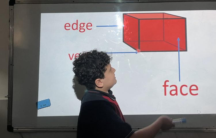 تمرین اشکال دو بعدی و سه بعدی math