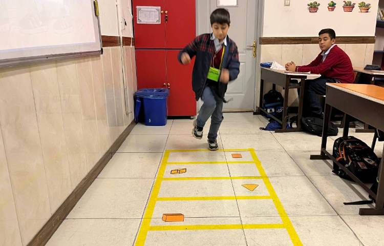 تمرین اشکال سه‌بعدی-زنگ Math 1