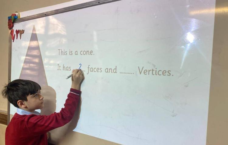 تمرین اشکال سه‌بعدی-زنگ Math 2