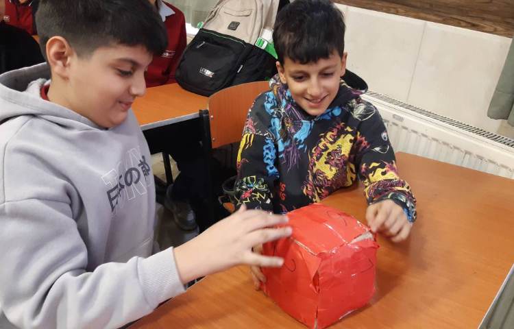 تمرین اشکال سه بعدی-زنگ Math 3