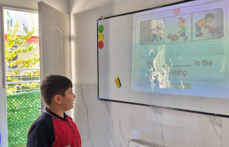 تمرین daily routine با ضمایر He/She 2