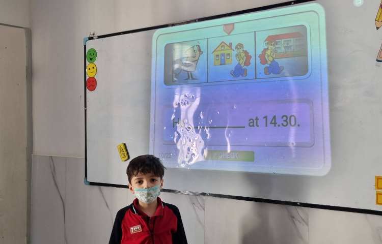 تمرین daily routine با ضمایر He/She 4