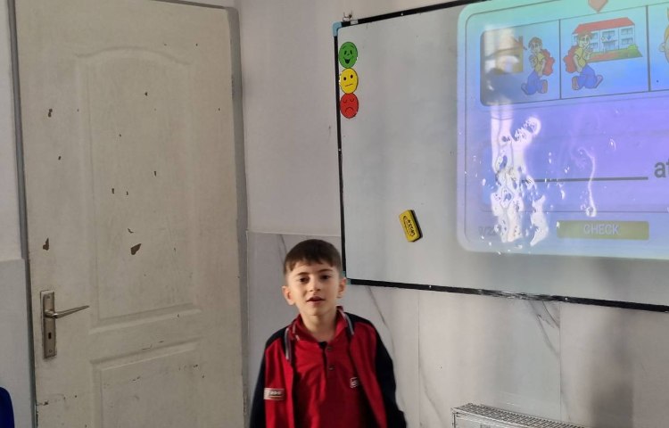 تمرین daily routine با ضمایر He/She 5