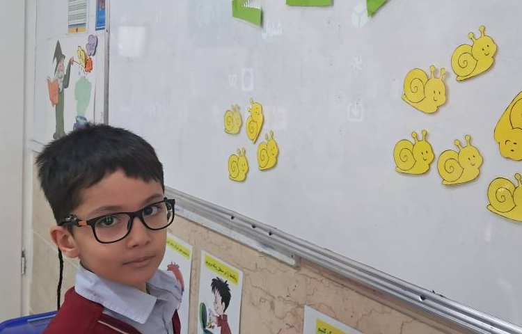 تمرین با نماد کمتر بیشتر 3