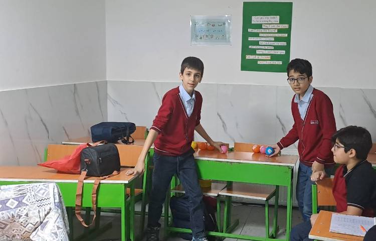 تمرین بخش‌پذیری اعداد در زنگ Math با انجام بازی خلاقانه 4