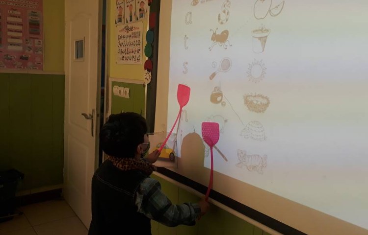 :تمرین بلندینگ، بازی با فلش کارت و مگس کش 1