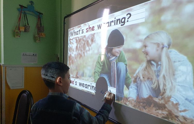 :تمرین writing به همراه استفاده از صفت adjectives 3