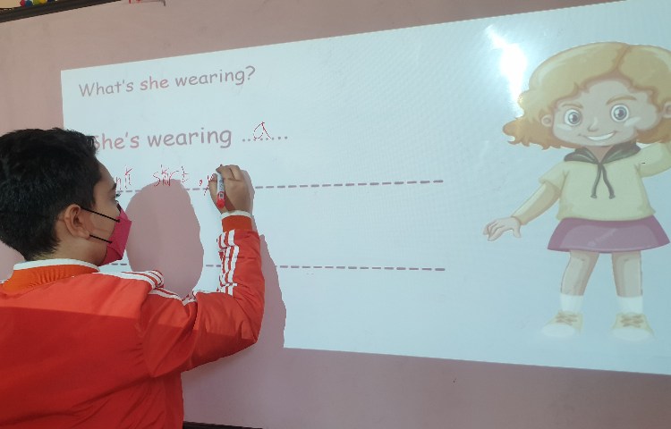 :تمرین تشخیص نوع پوشش و جمله سازی، همراه با تصویر و بازی