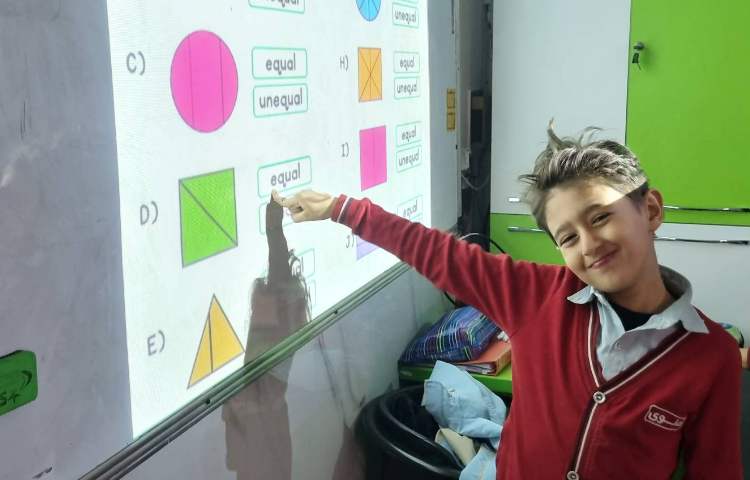 تمرین تقسیم اشکال به قسمت‌های مساوی-زنگ Math 1