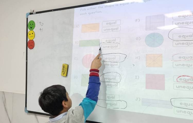 تمرین تقسیم اشکال به قسمت‌های مساوی-زنگ Math 1