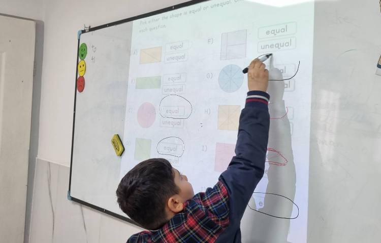 تمرین تقسیم اشکال به قسمت‌های مساوی-زنگ Math 2