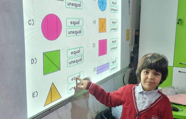 تمرین تقسیم اشکال به قسمت‌های مساوی-زنگ Math 3