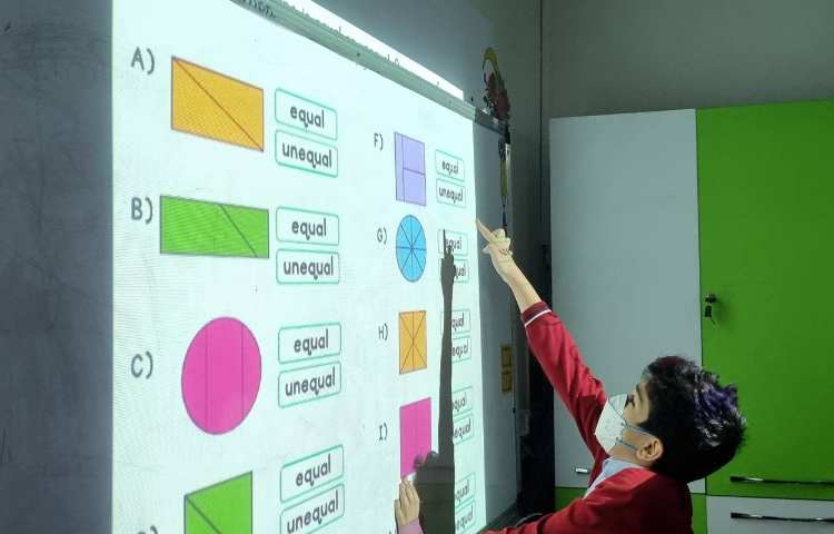 تمرین تقسیم اشکال به قسمت‌های مساوی-زنگ Math 4