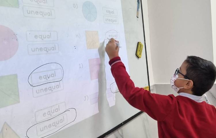 تمرین تقسیم اشکال به قسمت‌های مساوی-زنگ Math 4