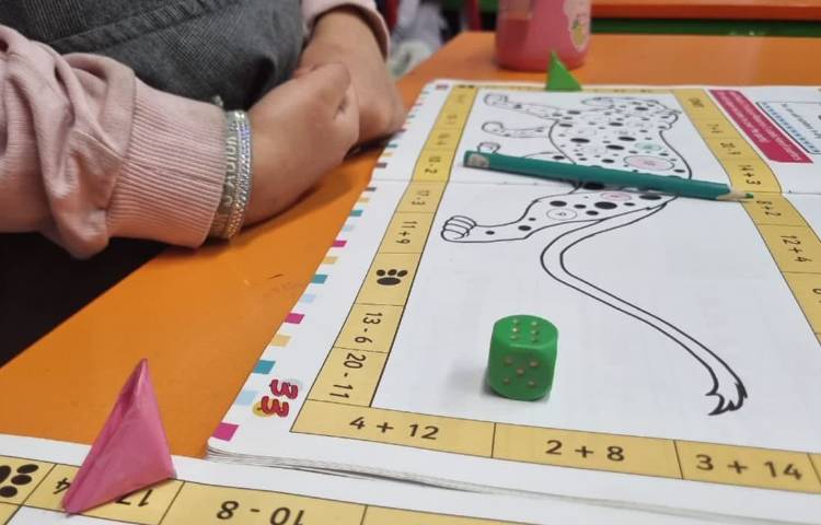 تمرین جمع و تفریق از طریق بازی هدفمند در کلاس ریاضی به زبان انگلیسی 2