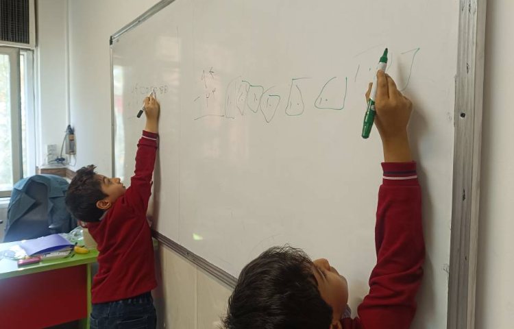 تمرین جمع و تفریق فرآیندی توسط دانش‌آموزان انجام شد. 1