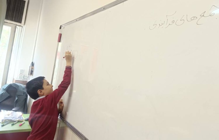 تمرین جمع و تفریق فرآیندی توسط دانش‌آموزان انجام شد.