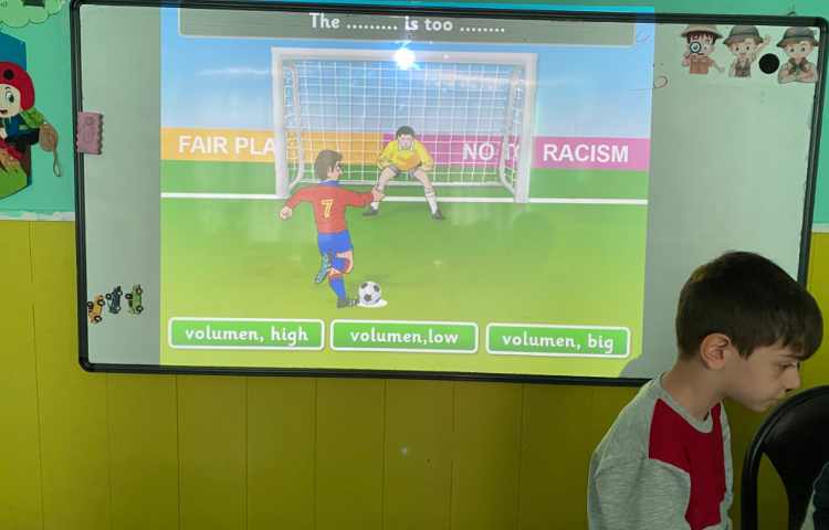 تمرین جملات "u-e" با استفاده از بازی 3