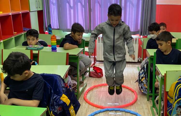 تمرین جملات مربوط به درس oy با استفاده از بازی 2