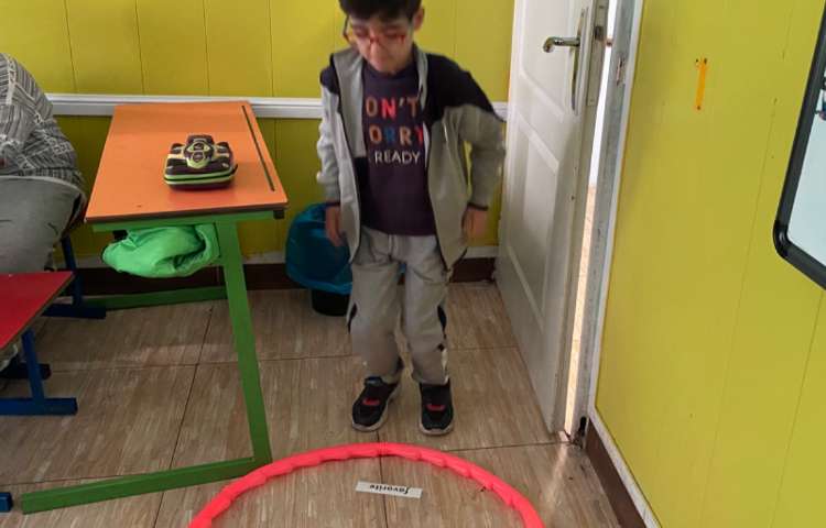 تمرین جملات مربوط به درس oy با استفاده از بازی 6