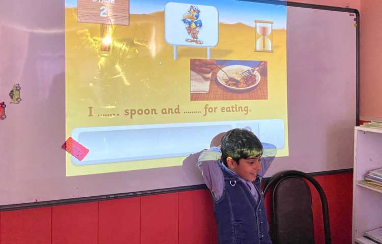 تمرین جملات مربوط به ""u-e" همراه با بازی کامل کردن جملات 1