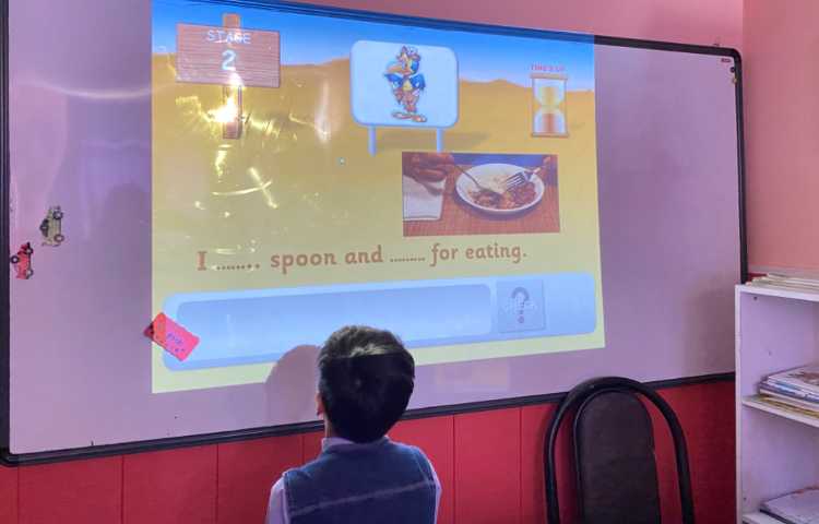 تمرین جملات مربوط به ""u-e" همراه با بازی کامل کردن جملات 3