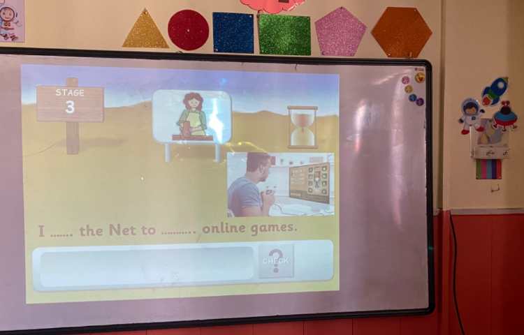 تمرین جملات مربوط به ""u-e" همراه با بازی کامل کردن جملات 3