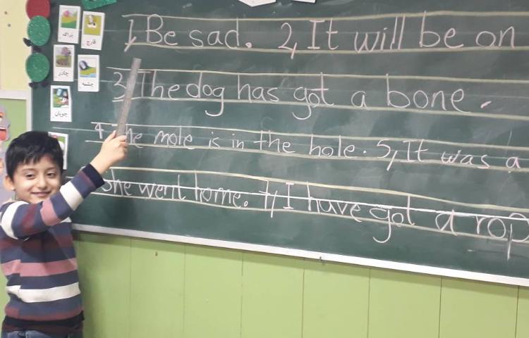 :تمرین جملات و کلمات tricky و خواندن توسط دانش آموزان 3