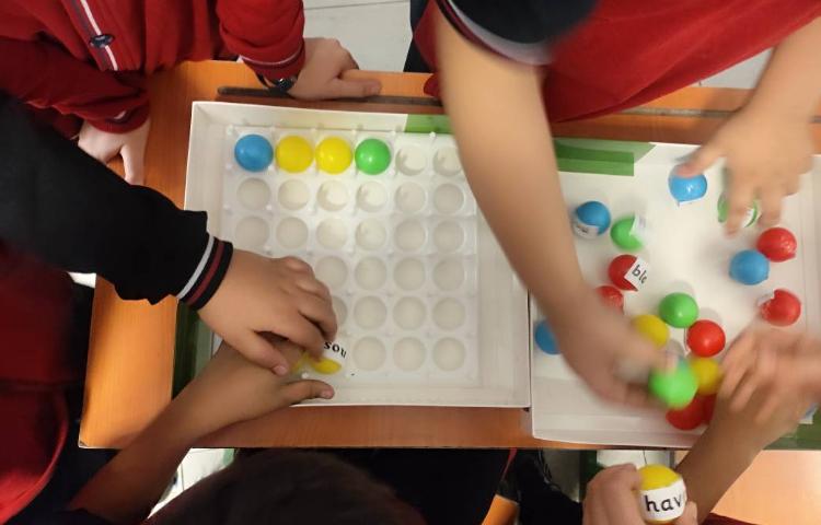 تمرین جمله سازی با انجام بازی خلاقانه در زنگ General English 4