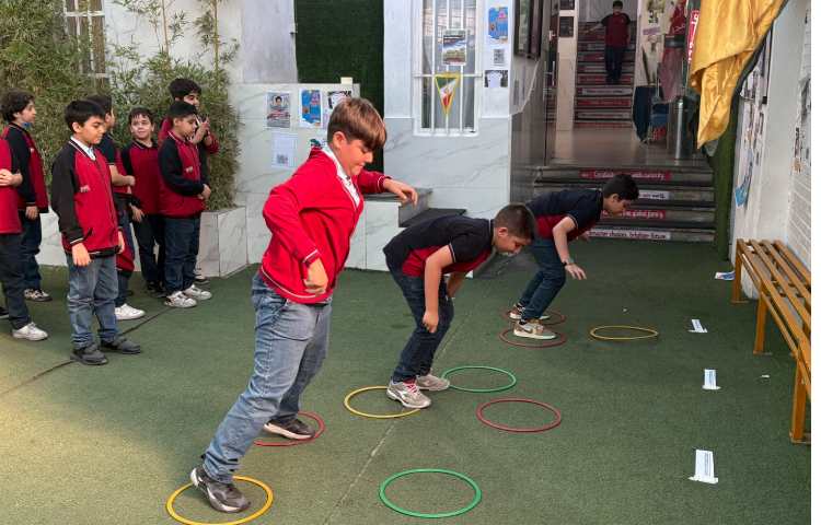 تمرین جمله سازی با انجام بازی در زنگ General English 4