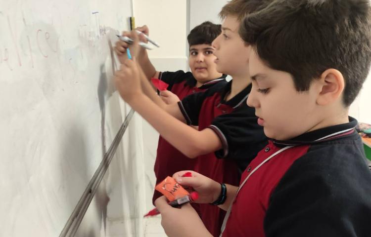 تمرین جمله سازی با انجام بازی هیجان انگیز 2