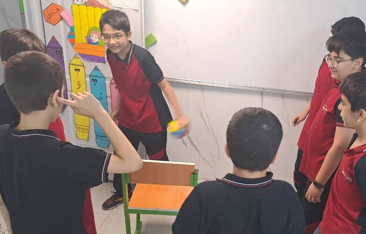 تمرین جمله سازی با انجام بازی گروهی 2