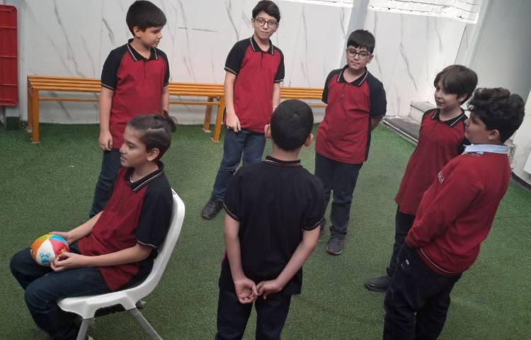 تمرین جمله سازی با انجام بازی گروهی 4