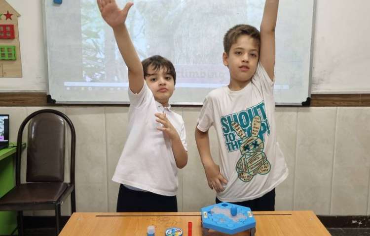تمرین جمله‌سازی با بازی در زنگ زبان انگلیسی 3
