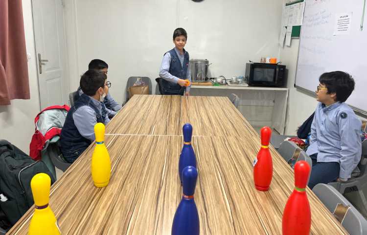 تمرین جمله سازی با ساختار must با بازی bowling 2