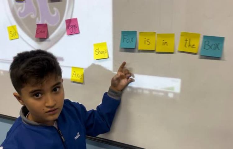 تمرین جمله سازی با کلمات مربوطه به درس phonics 6 4