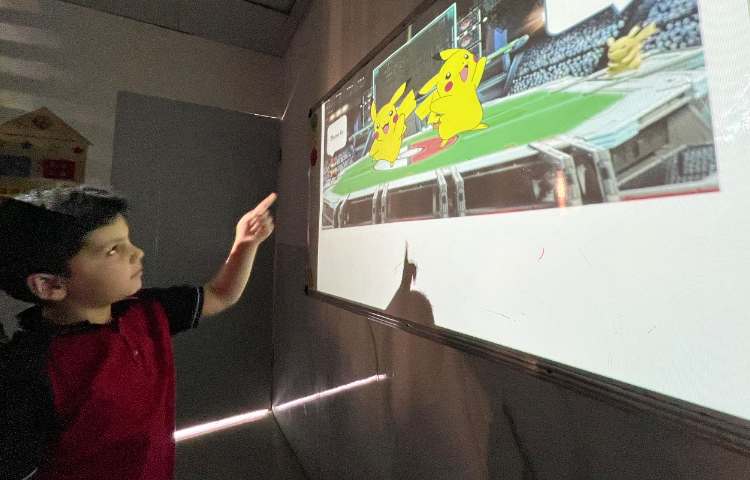 تمرین جمله‌سازی با There's/ There are 2